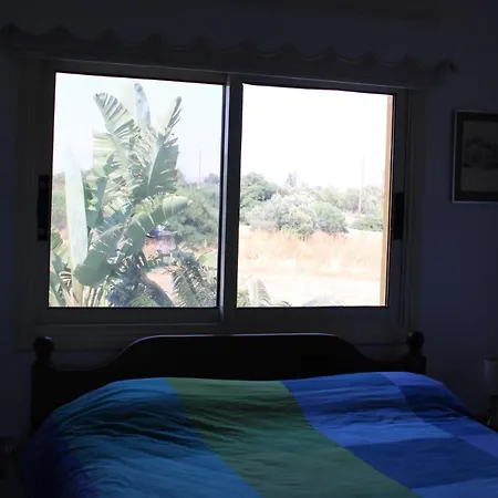 Immaculate 3-bed House In * Pentakomo