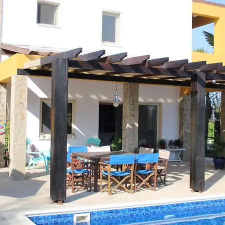Immaculate 3-bed House In