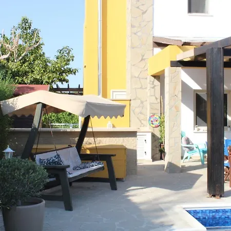 Immaculate 3-bed House In Pentakomo
